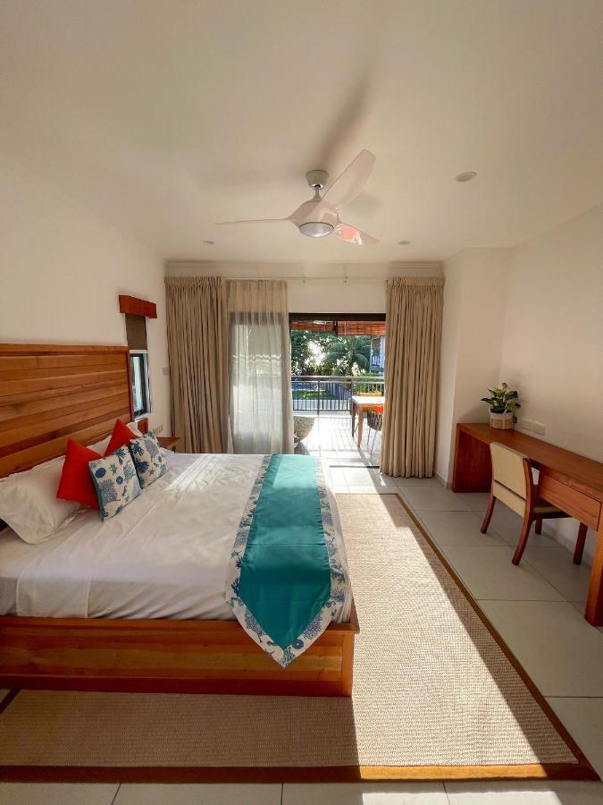 Nautilus Apartments Anse Royale Buitenkant foto